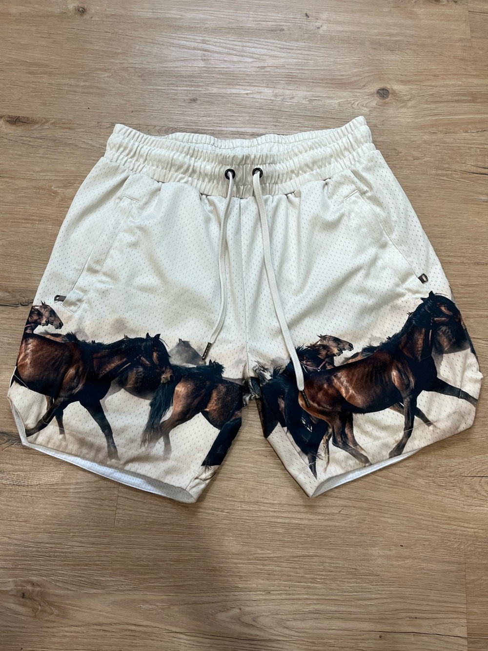Maison Article horse print athletic mesh shorts - Medium